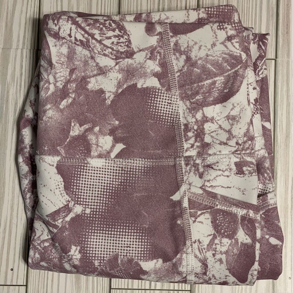 Women's RBX mauve Leaf Leggings.‎  Buttery Soft, Size Medium